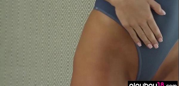  Gorgeous Nikki Leigh exposes her big natural boobs